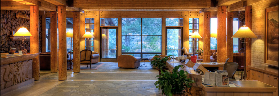 Sun Mountain Lodge Foyer | Snowshoe Magazine